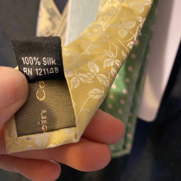 Calvin Klein Necktie - Picture 4 of 4